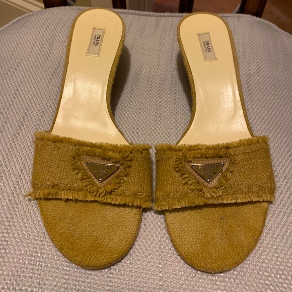 Prada slides - Picture 2 of 3